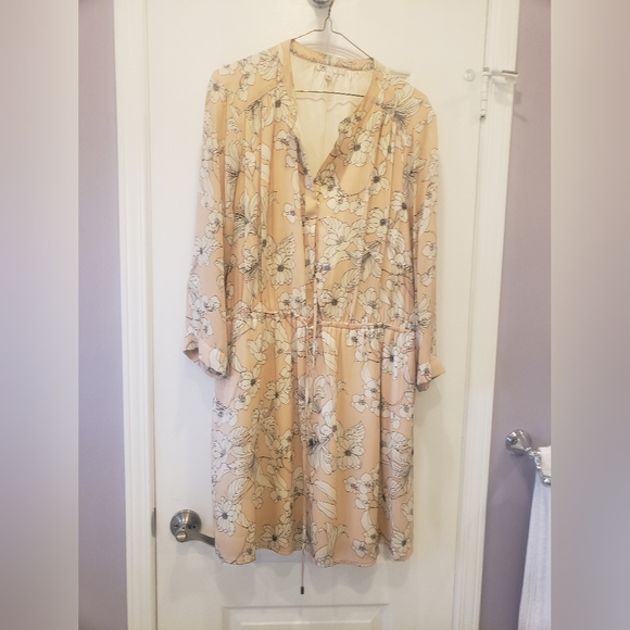 New and slightly used clothing - Picture 10 of 11